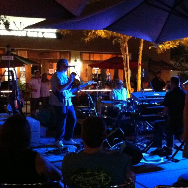 This band just did the beat cover of Pink Floyd&#8217;s &#8220;Comfortably Numb&#8221; (Taken with Instagram at Claremont West Courtyard)