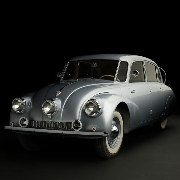 coolerthanbefore:

1940 Tatra T87 Sedan