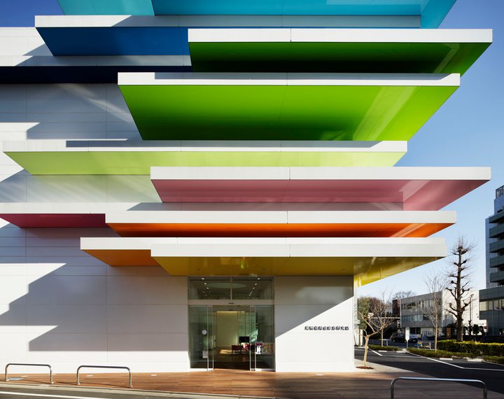 subtilitas:

Emmanuelle Moureaux - Sugamo Shinkin Bank, Shimura 2011. Via.