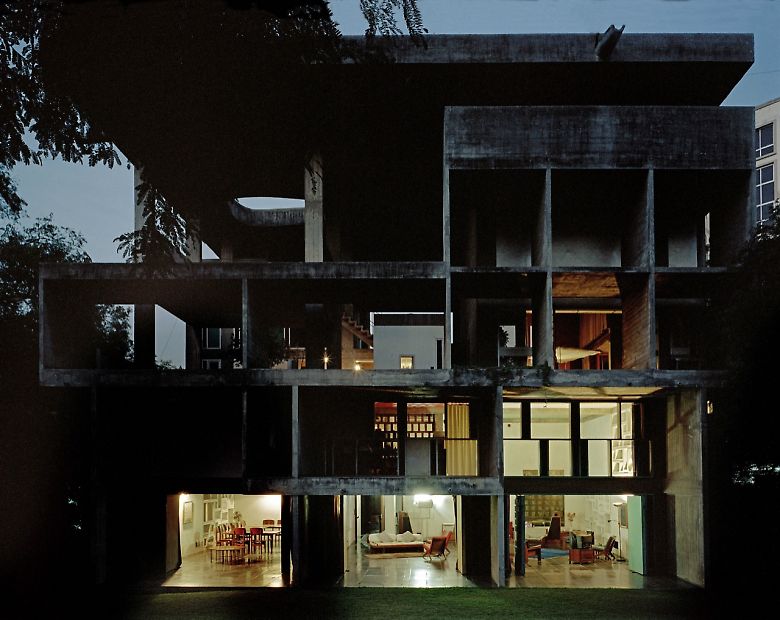 subtilitas:

More of Le Corbusier’s Villa Shodhan in Ahmedabad. Amazing. Via