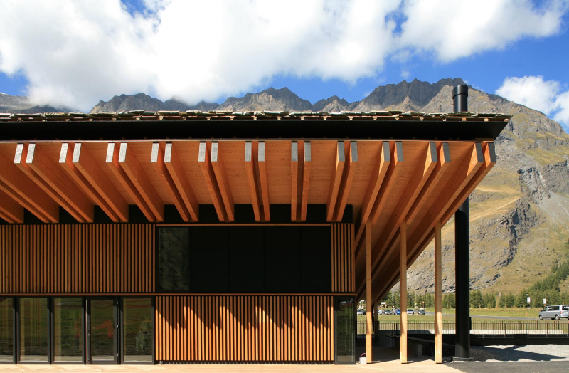 subtilitas:

Tectoniques Architectes - Sports center, Savoie 2008.