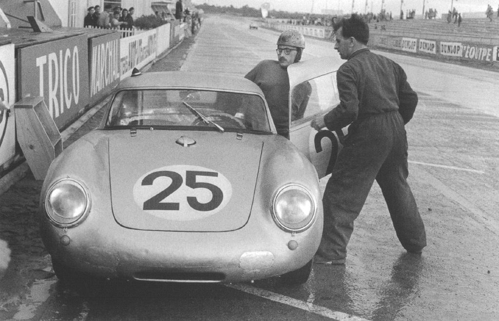 hellformotors:

Porsche 550 at Le Mans 1956