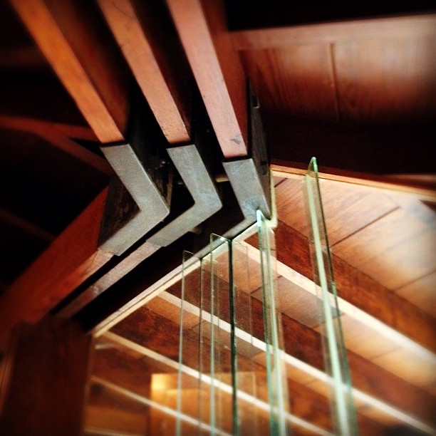 I&#8217;ve never seen anything like the way the structure and glass come together at this corner. Insane details at the Shaffer House by John Lautner.  (Taken with instagram)
