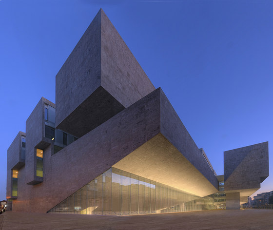 What if it could float? OK, let&#8217;s make it float. Good lord.
subtilitas:

Grafton Architects - Bocconi University, Milan 2008. One of my favorite building sections. Via.