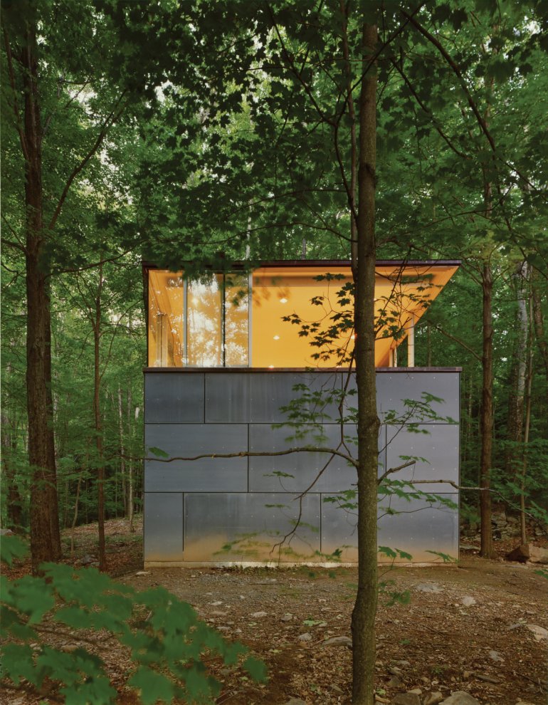 architizer:

A Platonic cube with closed stacks beneath, and an open study on top: Scholar’s Library by Peter Gluck and Partners. 
Photo: Paul Warchol.

Beautiful image.